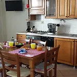 Acero Rosso Apartman *
